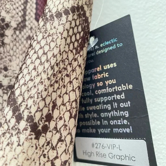 ONZIE - NWT High Rise Graphic Leggings in Viper - Picture 6 of 9